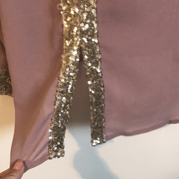 COVET mauve cold shoulder blouse with gold sequin accents size XS oversized - Picture 8 of 12
